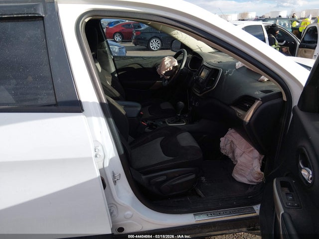 44404084 :رقم المزاد ، 1C4PJMAB4HD230857 vin ، 2017 Jeep Cherokee Sport مزاد بيع