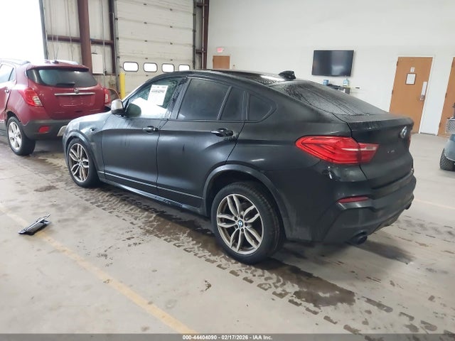 2017 BMW X4 5UXXW7C50H0U25578 Photo 2