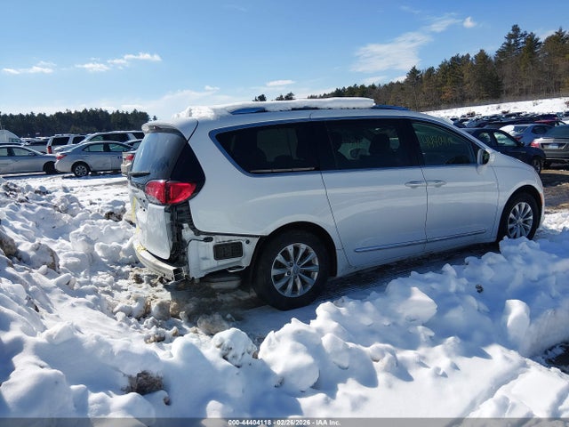 2C4RC1BG8JR280305 Chrysler Pacifica Touring L