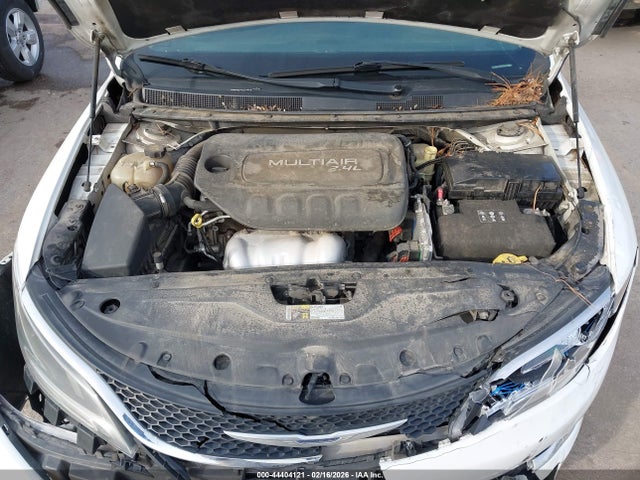 44404121 :رقم المزاد ، 1C3CCCAB1FN603528 vin ، 2015 Chrysler 200 Limited مزاد بيع