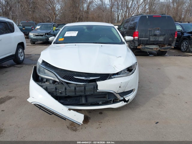 44404121 :رقم المزاد ، 1C3CCCAB1FN603528 vin ، 2015 Chrysler 200 Limited مزاد بيع