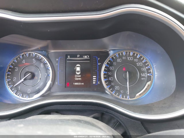 44404121 :رقم المزاد ، 1C3CCCAB1FN603528 vin ، 2015 Chrysler 200 Limited مزاد بيع