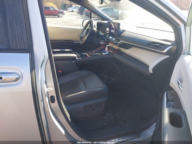 Продажа на аукционе авто 2025 Toyota Sienna Limited, vin: 5TDZRKECXSS225506, номер лота: 44404142
