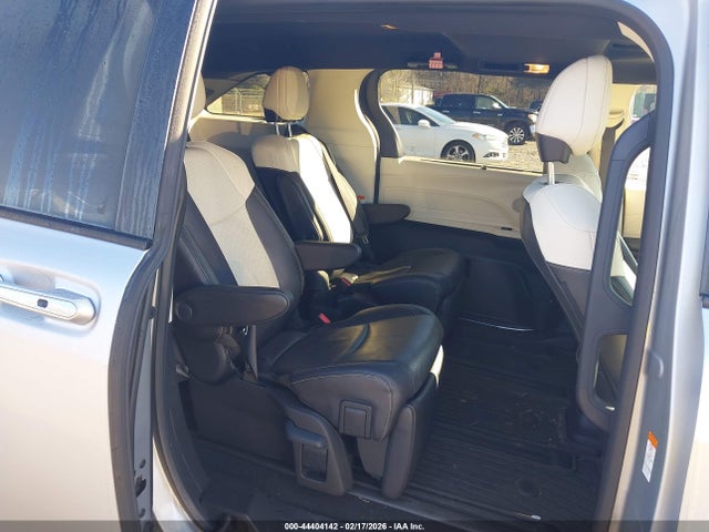 Продажа на аукционе авто 2025 Toyota Sienna Limited, vin: 5TDZRKECXSS225506, номер лота: 44404142