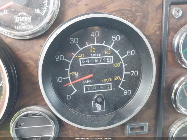 44404162 :رقم المزاد ، 1XKWDB9X0TR674700 vin ، 1996 Kenworth Construction W900 مزاد بيع