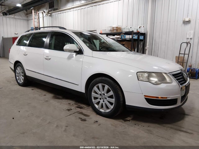 2008 VOLKSWAGEN PASSAT WVWXK73C88E242279