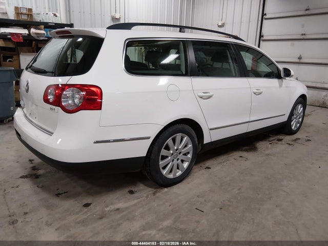 2008 VOLKSWAGEN PASSAT WVWXK73C88E242279 Photo 3
