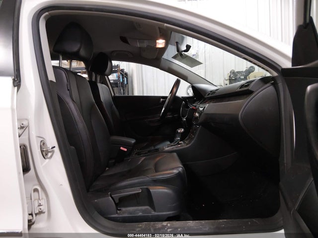 2008 VOLKSWAGEN PASSAT WVWXK73C88E242279 Photo 4