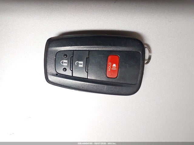 Toyota Prius Three 2018 JTDKARFU2J3067980 Image 11