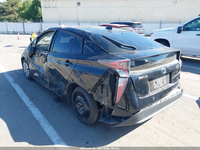 Toyota Prius Three 2018 JTDKARFU2J3067980 Image 3