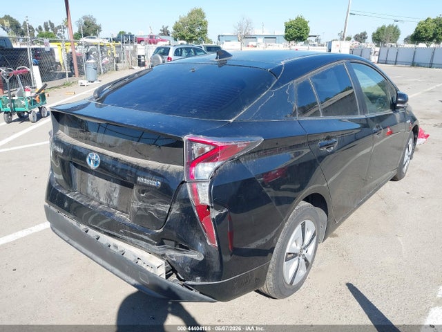 Toyota Prius Three 2018 JTDKARFU2J3067980 Image 4