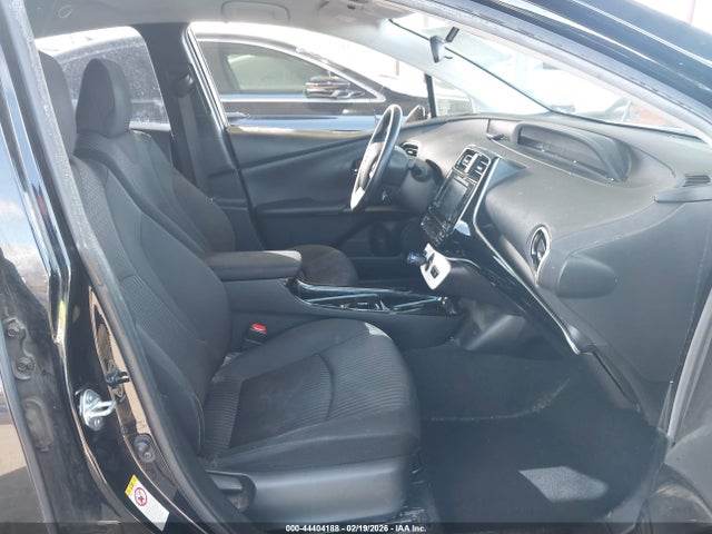 Toyota Prius Three 2018 JTDKARFU2J3067980 Image 5