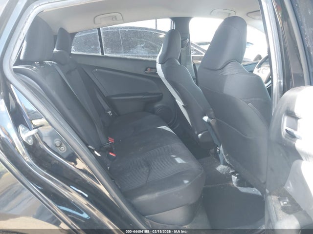 Toyota Prius Three 2018 JTDKARFU2J3067980 Image 8