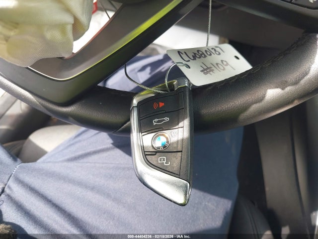 44404236 :رقم المزاد ، 3MW5R1J06L8B32767 vin ، 2020 Bmw 330i مزاد بيع