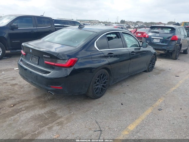 44404236 :رقم المزاد ، 3MW5R1J06L8B32767 vin ، 2020 Bmw 330i مزاد بيع