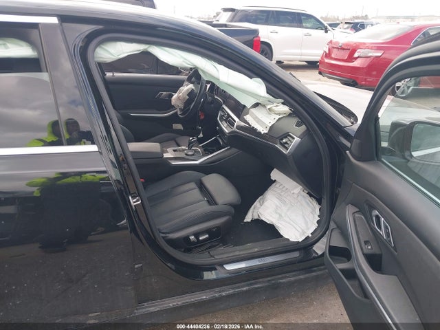 44404236 :رقم المزاد ، 3MW5R1J06L8B32767 vin ، 2020 Bmw 330i مزاد بيع