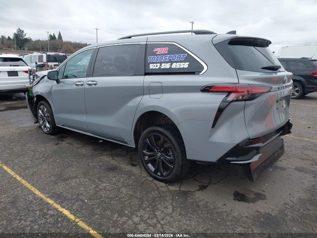 Toyota Sienna Xse 2023 5TDXRKEC4PS142328 Image 3