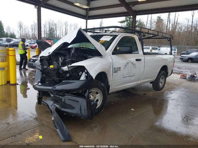 3C6JR7DG9KG569770 RAM 1500 Classic Tradesman 4x4 8&#039; Box