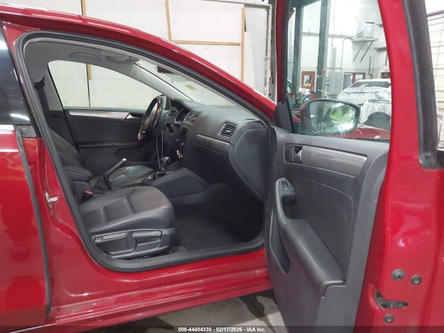 44404338 :رقم المزاد ، 3VWDB7AJ1HM245827 vin ، 2017 Volkswagen Jetta 1.4t Se مزاد بيع