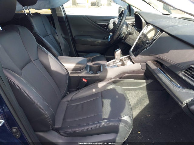 44404340 :رقم المزاد ، 4S4BTAMC3M3134785 vin ، 2021 Subaru Outback Limited مزاد بيع