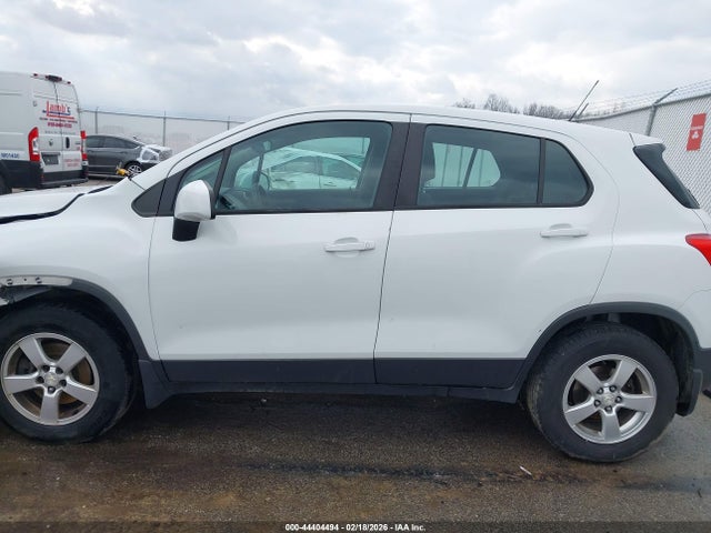 Продажа на аукционе авто 2015 Chevrolet Trax 1ls, vin: 3GNCJPSBXFL195173, номер лота: 44404494