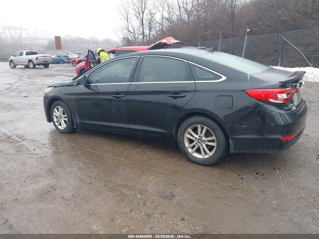 2015 HYUNDAI SONATA 5NPE24AF4FH162154 Photo 2