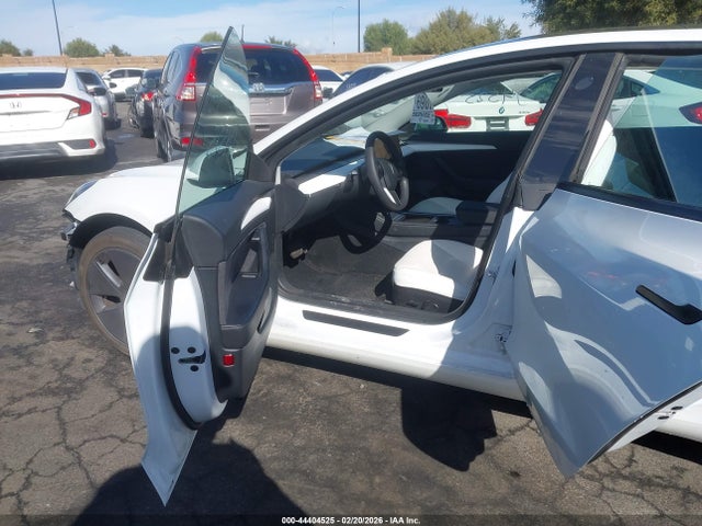 2023 TESLA MODEL 3 5YJ3E1EA0PF563941 Photo 4
