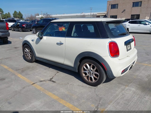 2017 MINI HARDTOP WMWXP7C37H2A45929 Photo 2