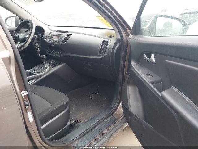 2011 KIA SPORTAGE KNDPB3A27B7122875 Photo 4