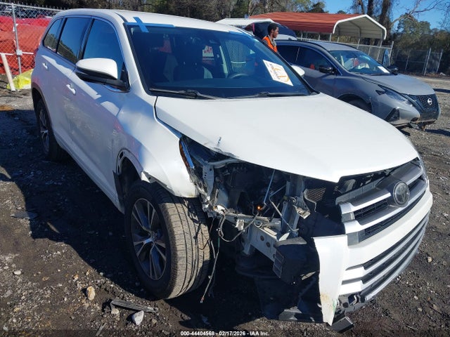 Toyota Highlander Le 2018 5TDZARFH3JS033868 Image 6