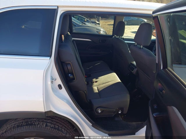Toyota Highlander Le 2018 5TDZARFH3JS033868 Image 8