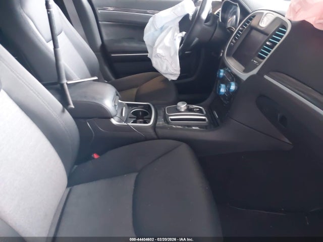 Aukcja sprzedaży 2019 Chrysler 300 Touring, vin: 2C3CCAAG7KH627609, numer aukcji: 44404602