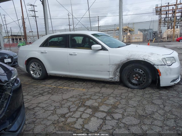 Продаж на аукціоні авто 2016 Chrysler 300 Limited, vin: 2C3CCAAG4GH243973, номер лоту: 44404620