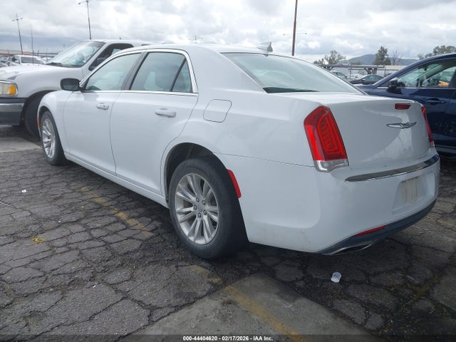 Продаж на аукціоні авто 2016 Chrysler 300 Limited, vin: 2C3CCAAG4GH243973, номер лоту: 44404620