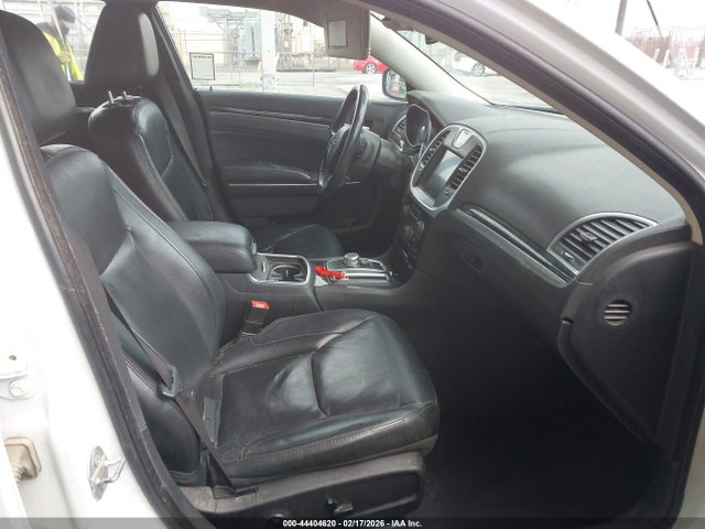 Продаж на аукціоні авто 2016 Chrysler 300 Limited, vin: 2C3CCAAG4GH243973, номер лоту: 44404620