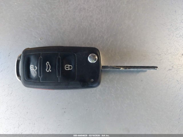 1VWBV7A37FC104694 Volkswagen Passat 2.0l Tdi Se