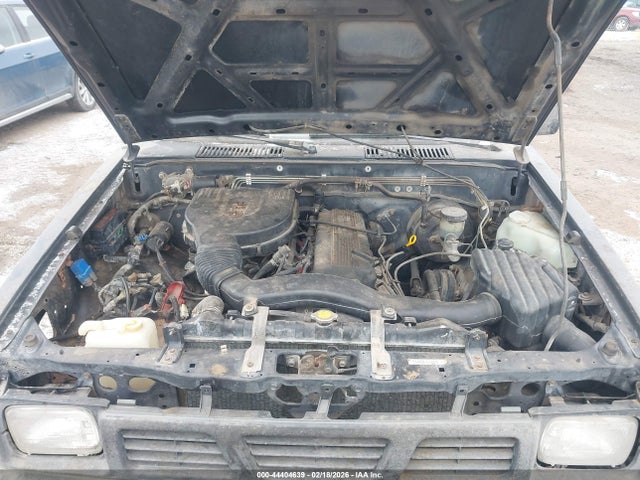 44404639 :رقم المزاد ، 1N6SD11S4RC375885 vin ، 1994 Nissan Truck Xe مزاد بيع