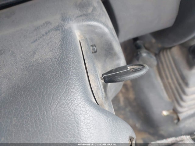 44404639 :رقم المزاد ، 1N6SD11S4RC375885 vin ، 1994 Nissan Truck Xe مزاد بيع