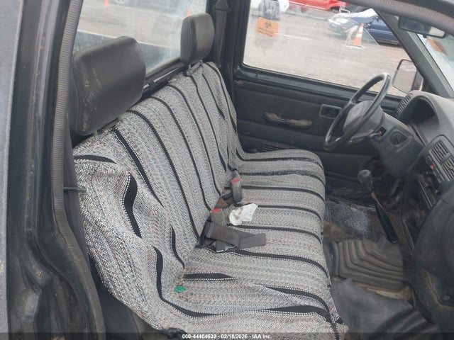 44404639 :رقم المزاد ، 1N6SD11S4RC375885 vin ، 1994 Nissan Truck Xe مزاد بيع