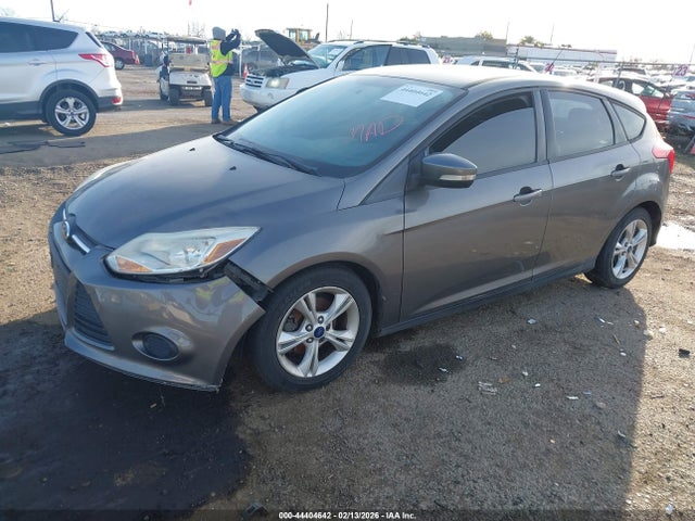 Ford FOCUS SE 2014 1FADP3K26EL432519 Image 2