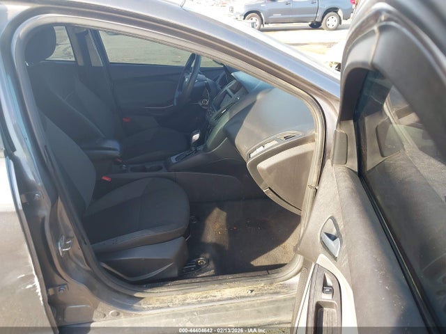 Ford FOCUS SE 2014 1FADP3K26EL432519 Image 5