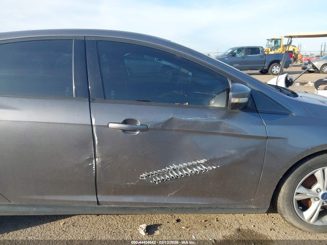 Ford FOCUS SE 2014 1FADP3K26EL432519 Image 6