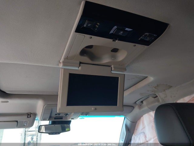 Chevrolet Suburban Lt 2018 1GNSCHKC5JR194258 Image 19