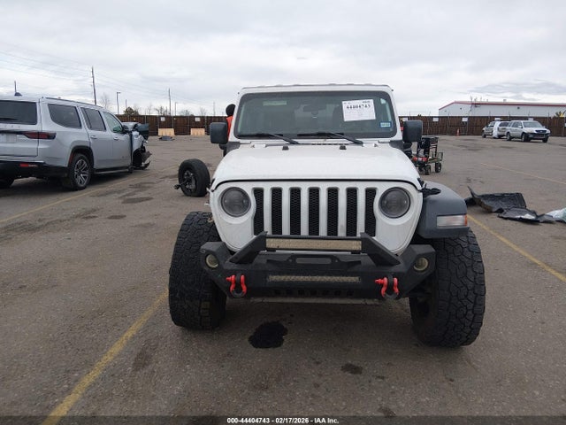 1C4HJXDGXJW182952 Jeep Wrangler Unlimited Sport S 4x4