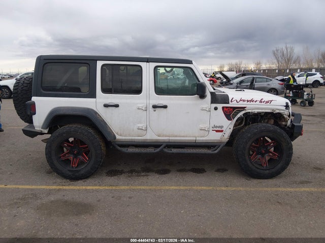 1C4HJXDGXJW182952 Jeep Wrangler Unlimited Sport S 4x4
