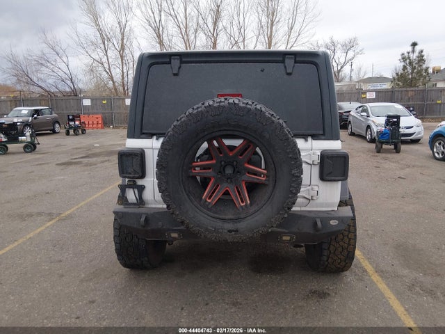 1C4HJXDGXJW182952 Jeep Wrangler Unlimited Sport S 4x4