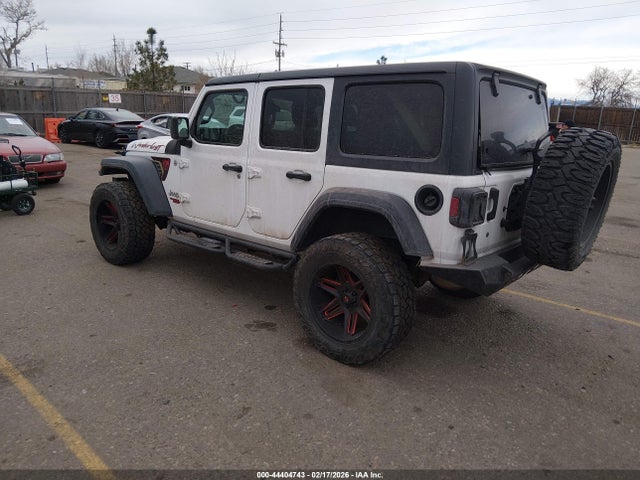 1C4HJXDGXJW182952 Jeep Wrangler Unlimited Sport S 4x4