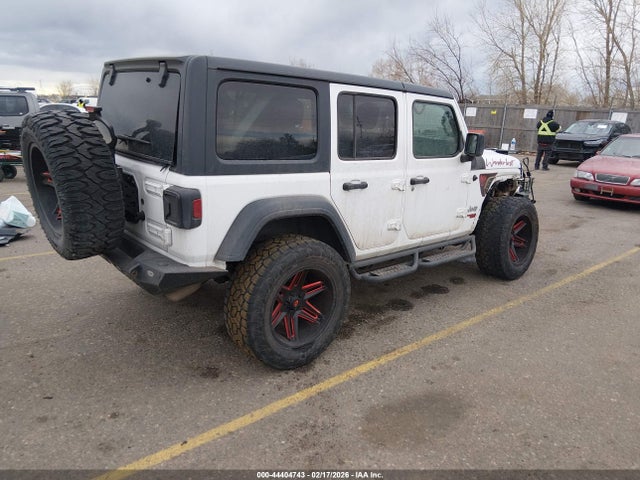 1C4HJXDGXJW182952 Jeep Wrangler Unlimited Sport S 4x4