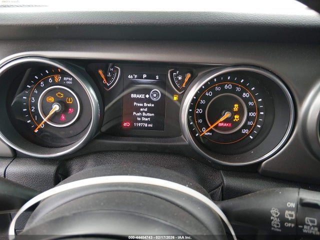 1C4HJXDGXJW182952 Jeep Wrangler Unlimited Sport S 4x4