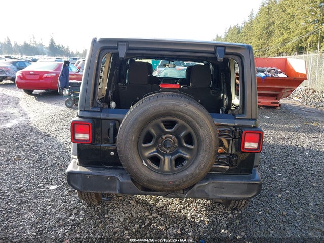 1C4HJXDG7LW272692 Jeep Wrangler Unlimited Sport 4x4